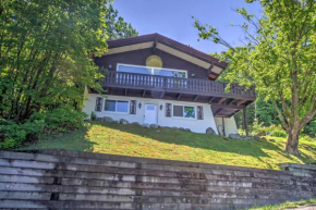 Ski-In and Ski-Out Cannon Mountain House with Deck! Franconia